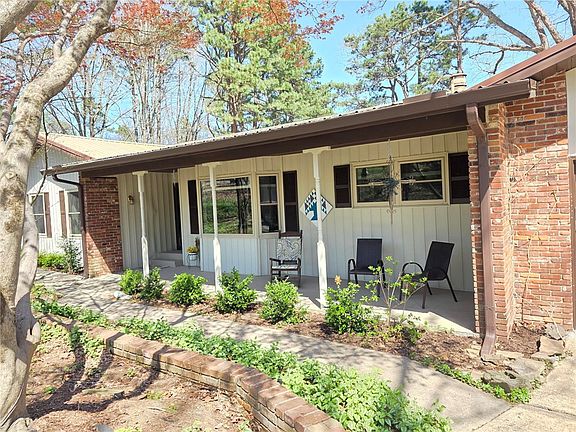 3rd image of 284 Ridgecrest Rd