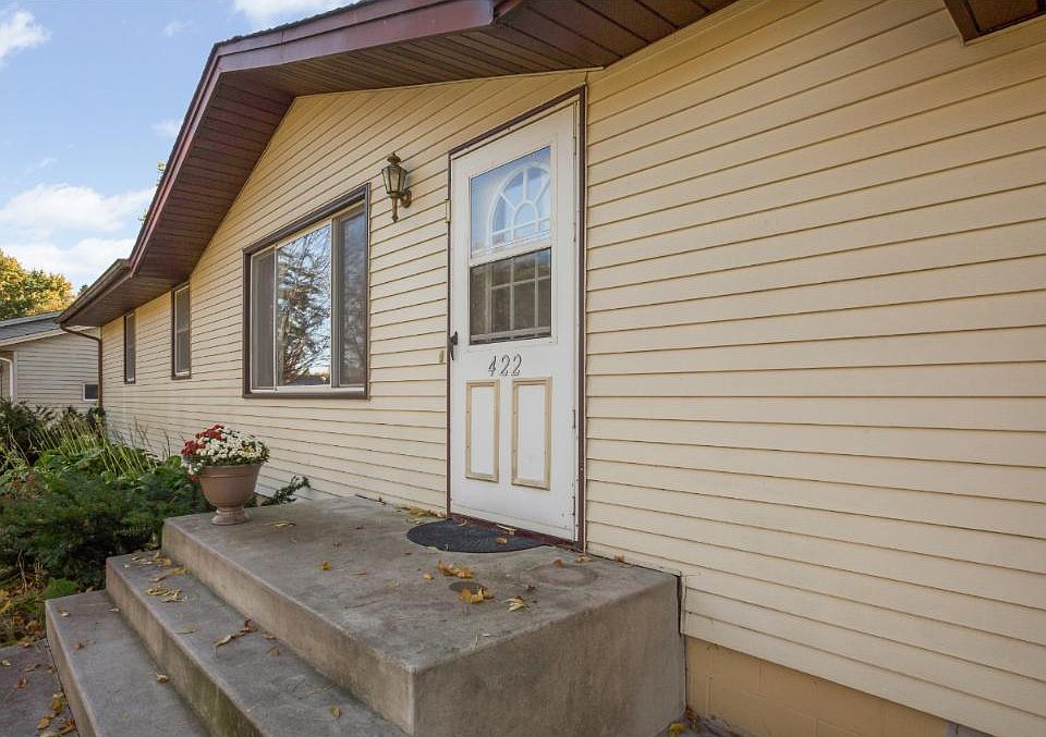 1st image of 422 Adams Dr W
