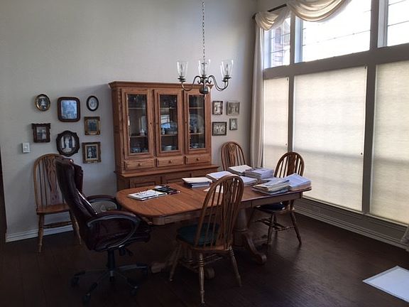 4th image of 1105 Lake Point Cir
