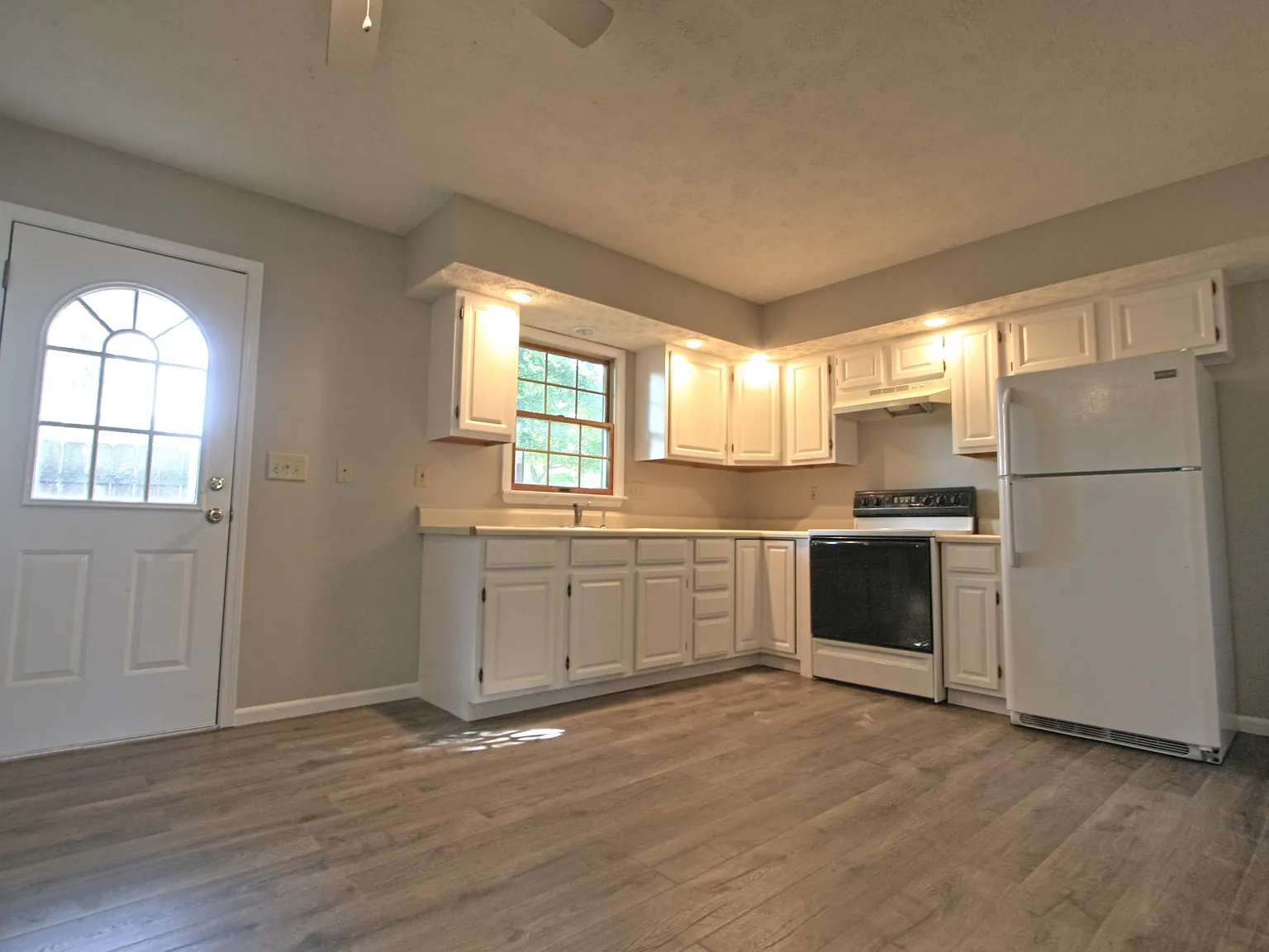 1020 S High St — Photo 3
