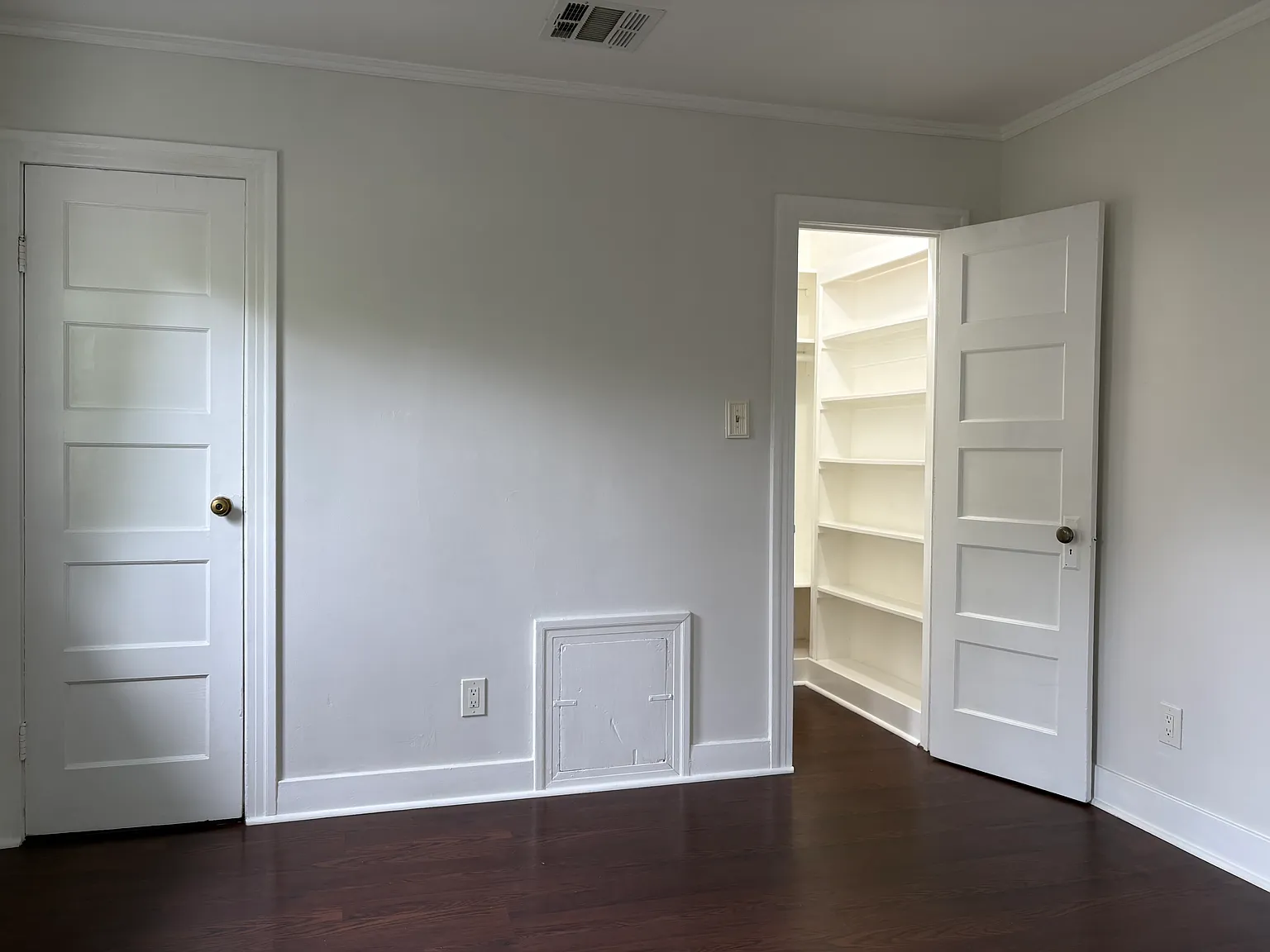2 bed, 773 sqft, $3,800 — Photo 2