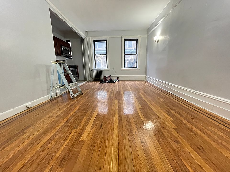 2nd image of 2802 Kennedy Blvd #27E