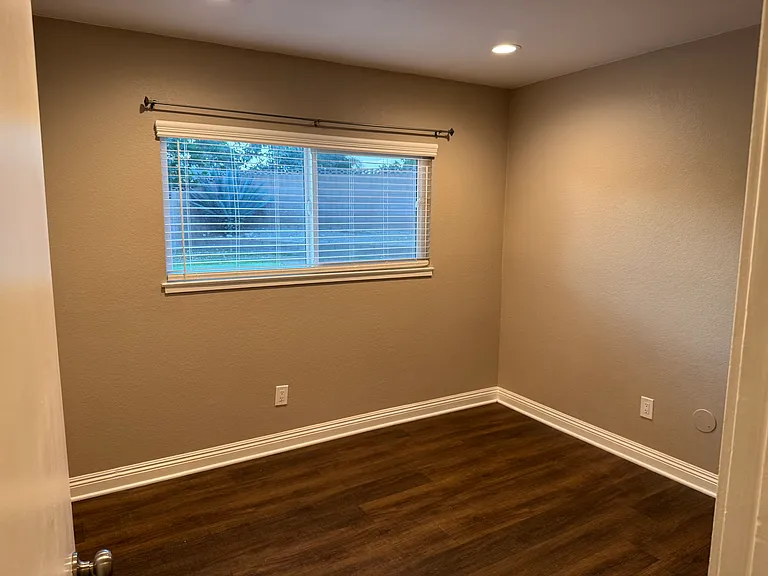 15840 Rainbow Dr — Photo 21