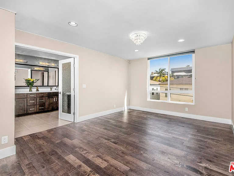 150 N Almont Dr #203 — Photo 8