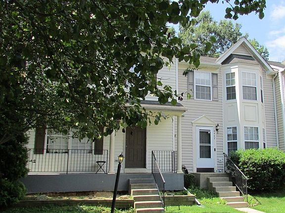 3rd image of 2473 Gerard Ct