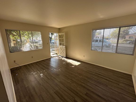 4th image of 628 E Chapel St APT A