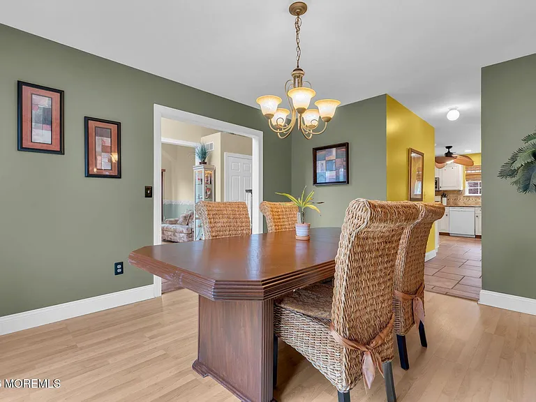 107 Shenandoah Blvd — Photo 44