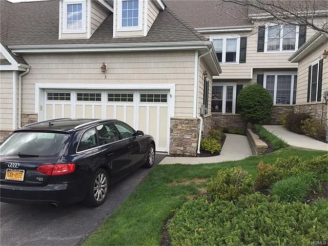 10 Turnberry Ct photo 1