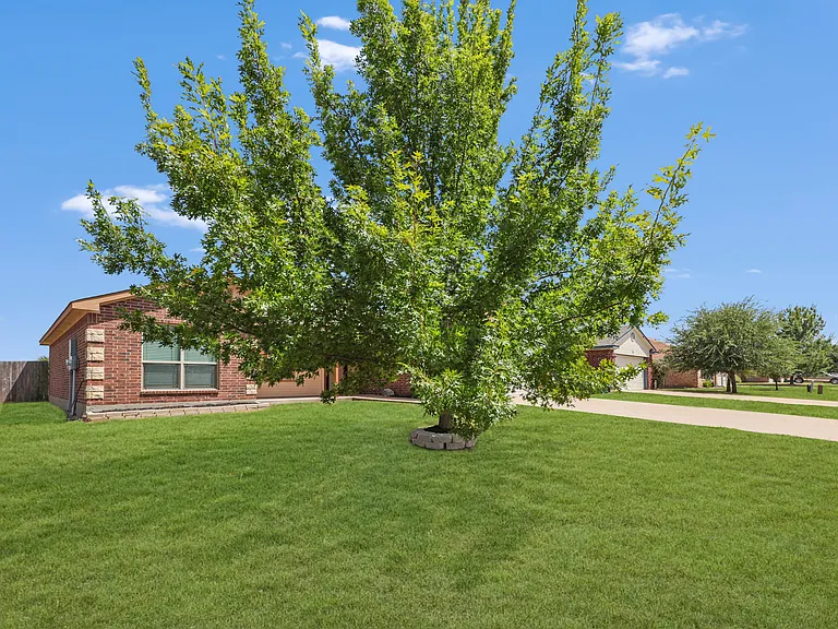 2103 Jefferson Ct S — Photo 3