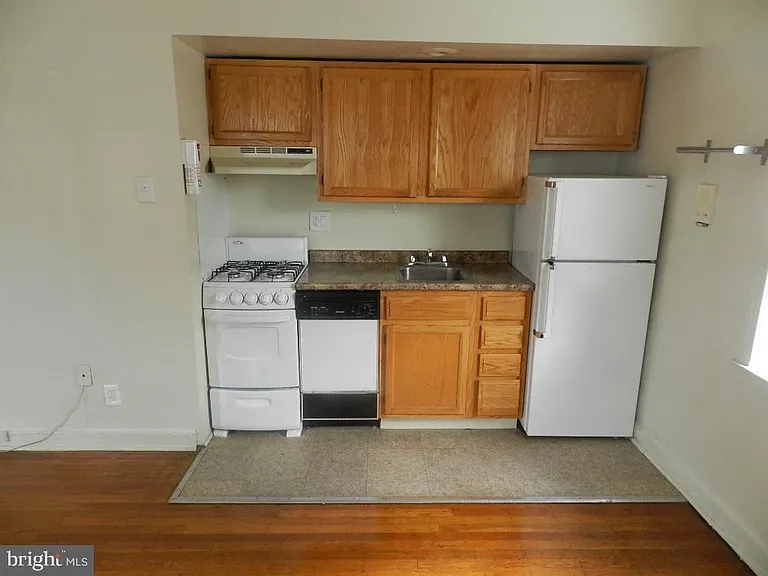 1934 Waverly St #B303 — Photo 1