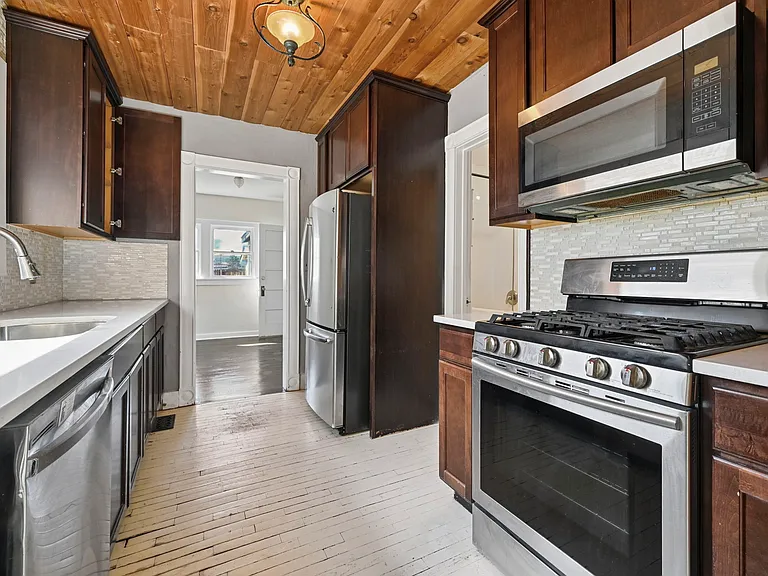630 Bonfoy Ave — Photo 4