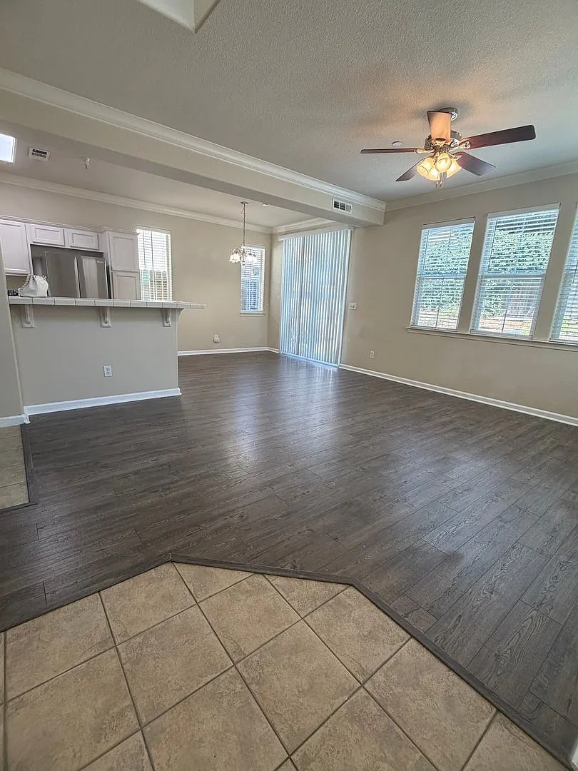 3bd/2.5ba townhome in Shasta View Gardens — Photo 2