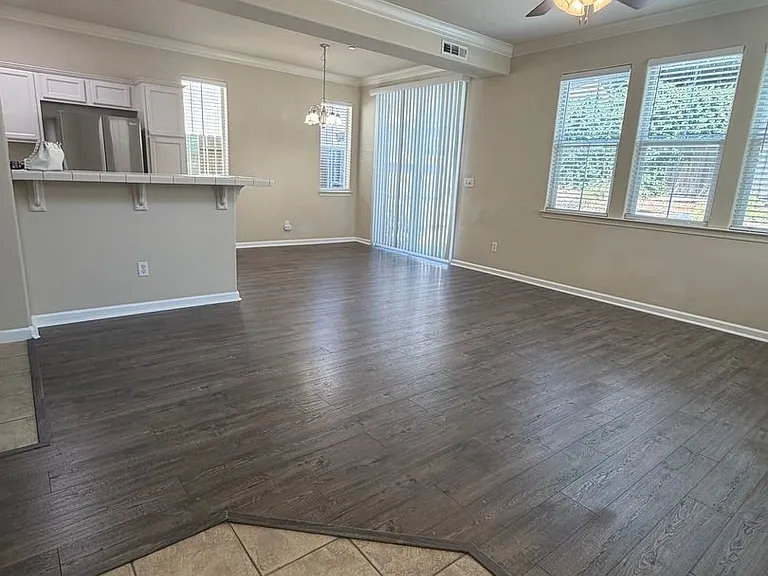 2348 La Villa Way — Photo 2