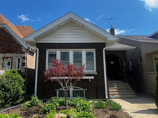 1st image of 5323 N Saint Louis Ave
