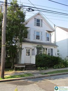 114 E High St, Nazareth, PA, 18064