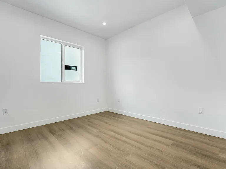 5348 Oakland St #5348 — Photo 9