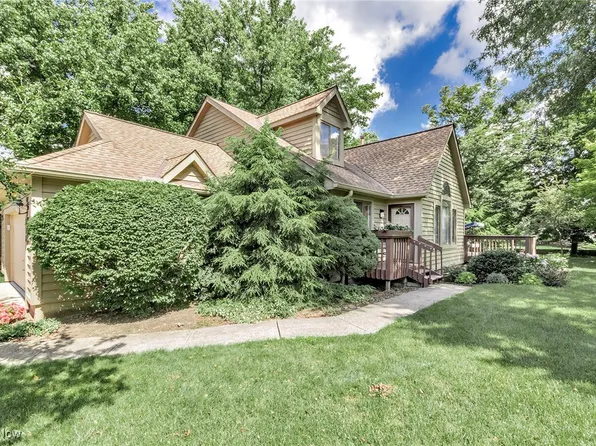 836 Arboretum Cir, Northfield, OH 44067