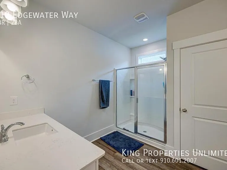 410 Edgewater Way — Photo 32