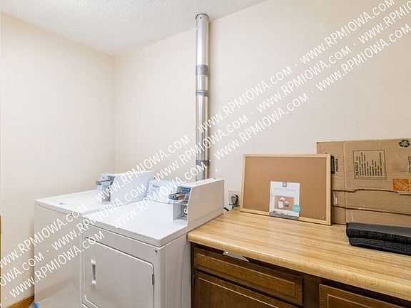 4th image of 317 SE Lowell Dr #317