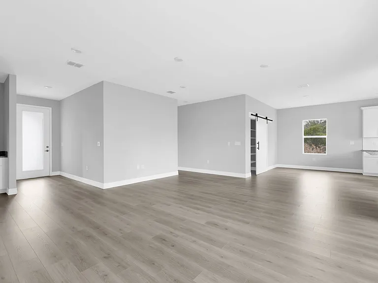 Builder provided photos - actual layout is reversed. Specific finishes may vary.