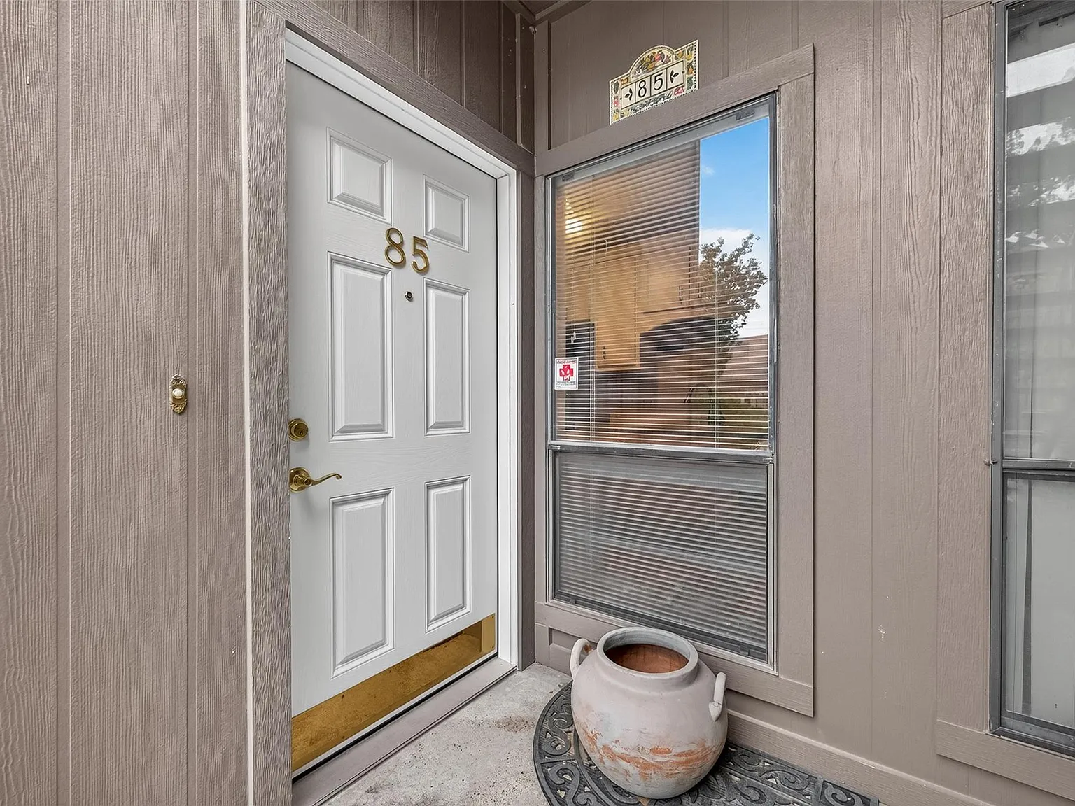 2 bed, 2.0 bath, 1173 sqft, $1,995 — Photo 2