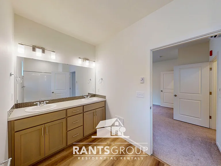 Forest Park Townhomes — Photo 33