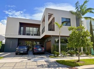 10109 NW 76th Ter, Doral, FL 33178
