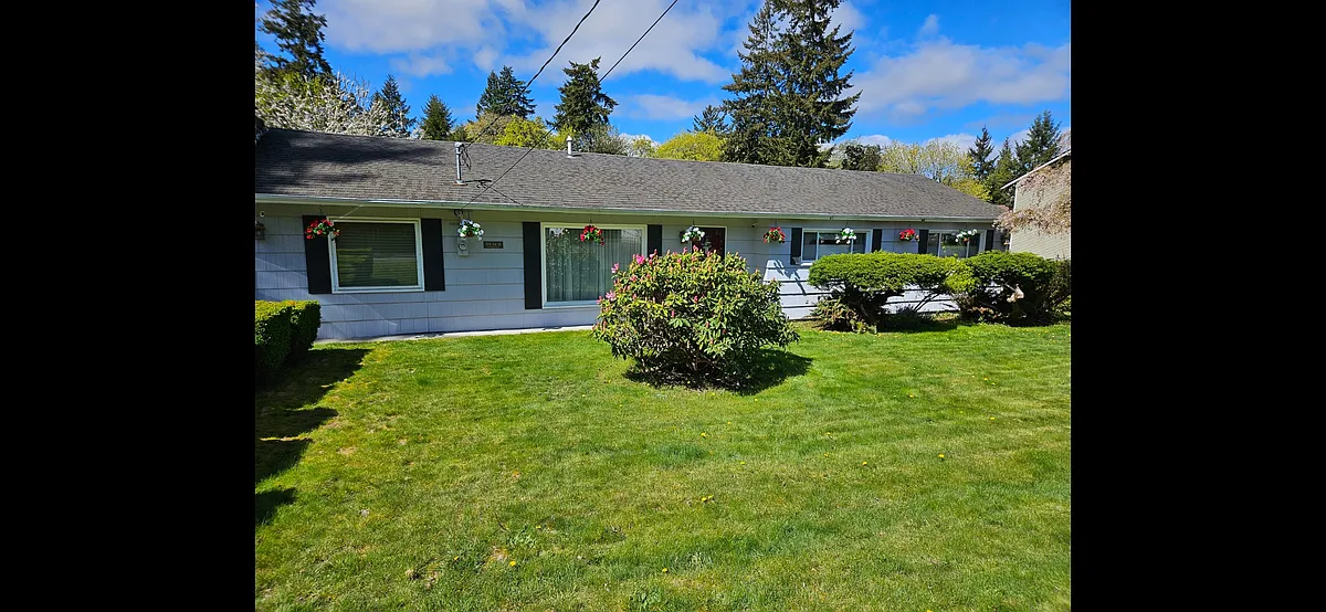 Building Photo - Yearley Dr NE