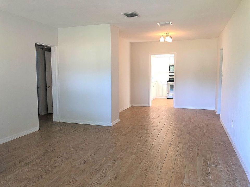 1st image of 214 W King St