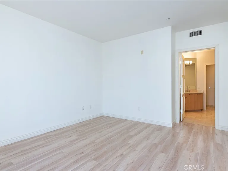 268 Caruso Ave — Photo 19