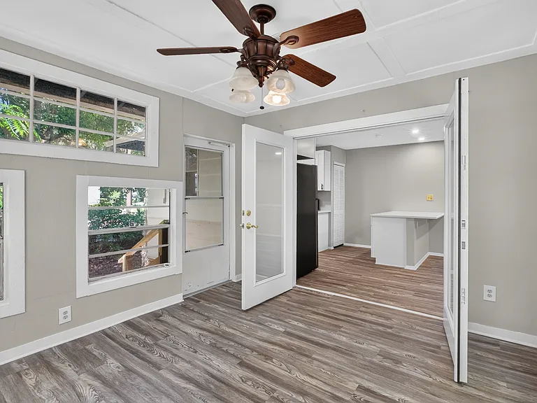 417 Pine Ave — Photo 8