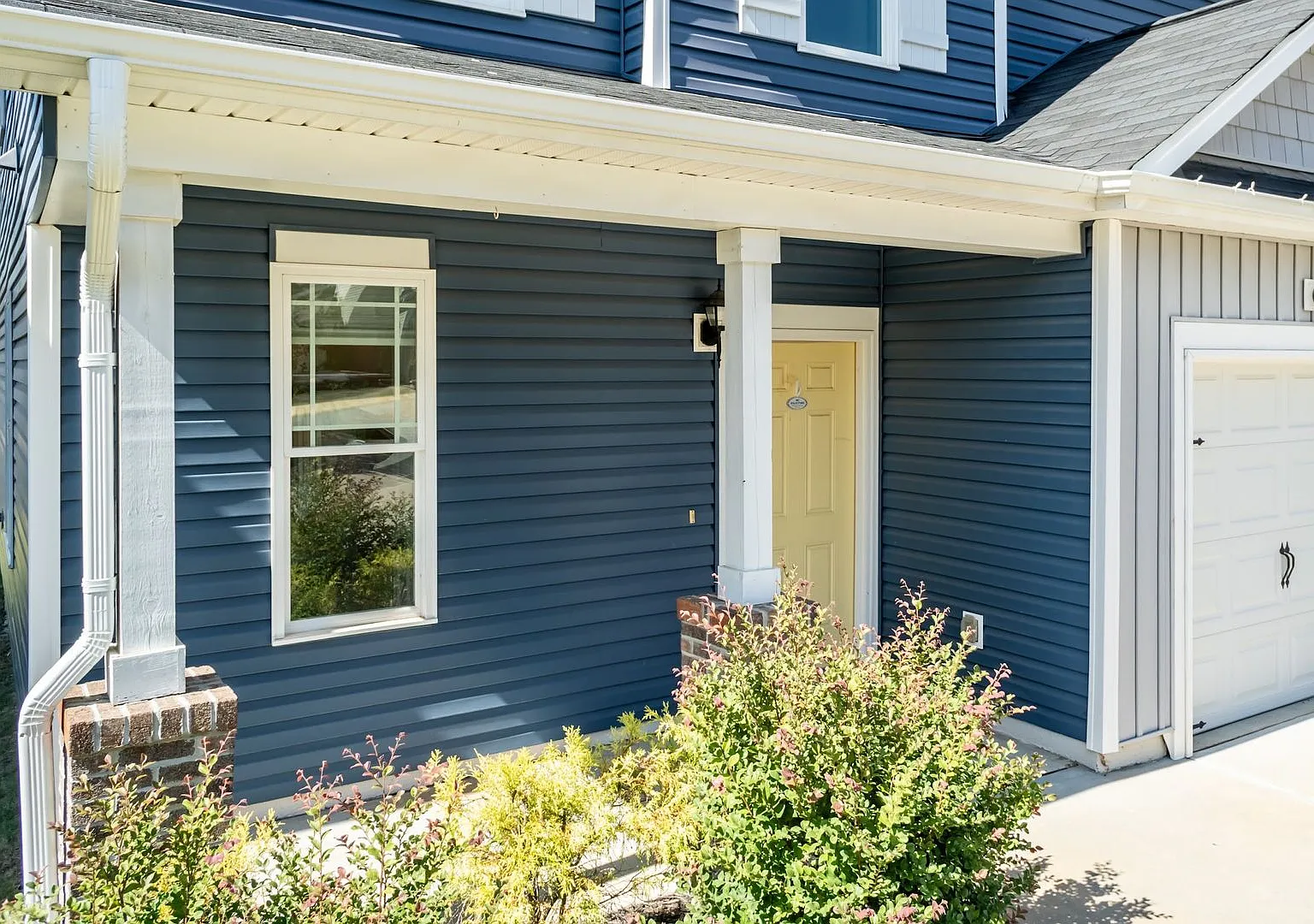 Three Bedroom Home in Growing Community! — Photo 4