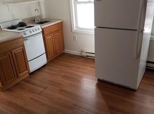 3 Chelsea St APT 4, Worcester, MA 01610