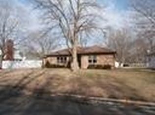 114 E Jackson Ave, Watseka, IL 60970