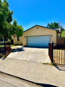 315 S P St, Dinuba, CA, 93618