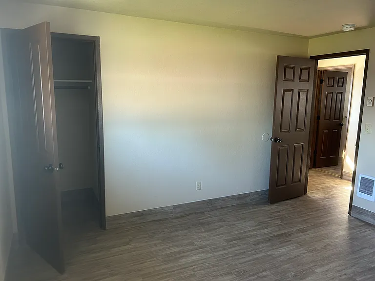 1765 Queen Ave SW — Photo 48