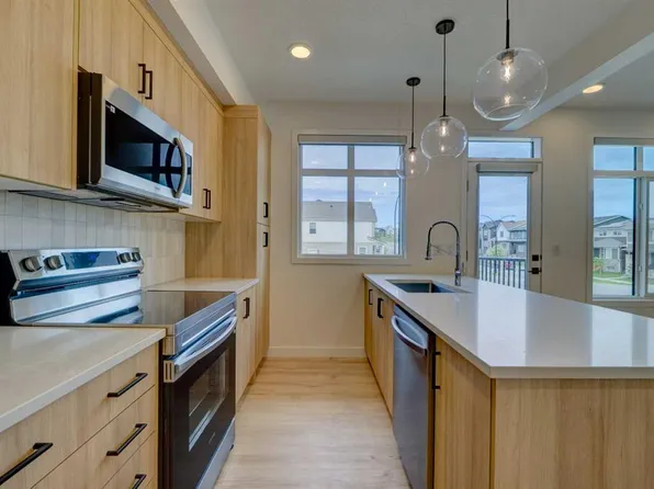 14832 W 1st St NW, Calgary, AB T3P 1E1