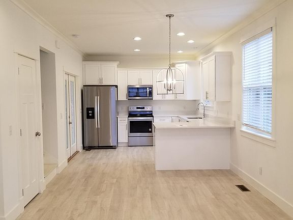 Open concept floorplan. Main floor Great Room.