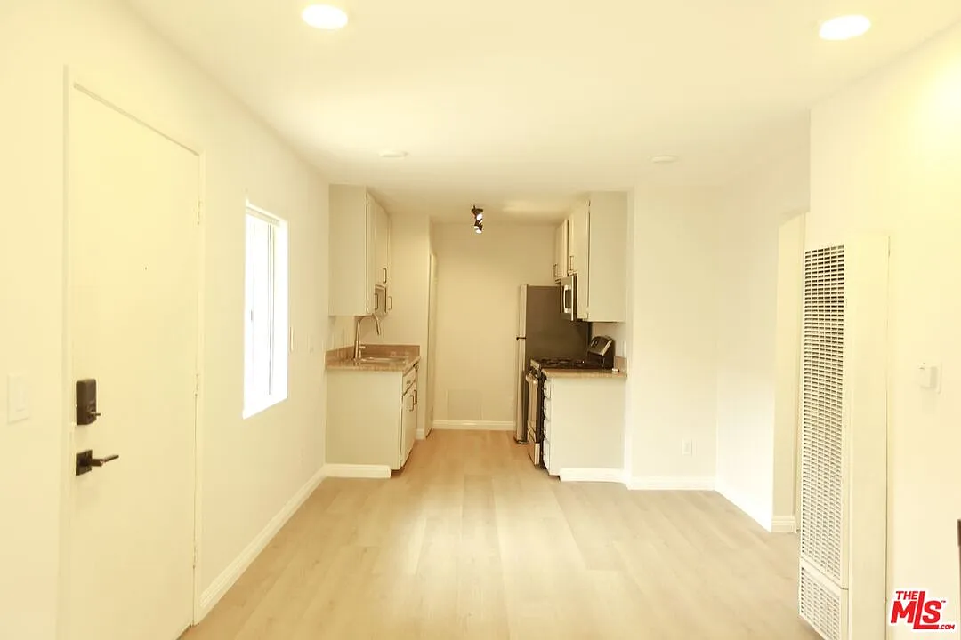 2 bed, 2.0 bath, 750 sqft, $2,595 — Photo 3