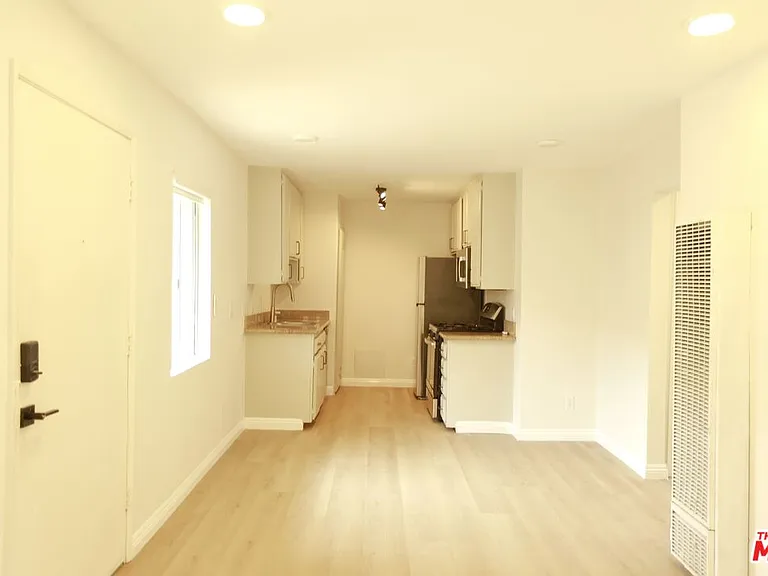 833 S Orange Grove Ave #3 — Photo 3
