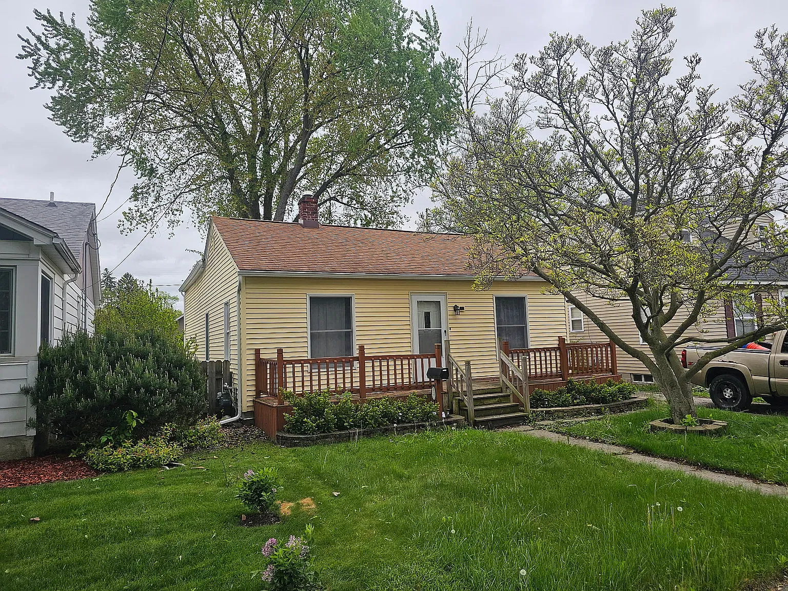 3 bed, 1042 sqft, $1,150 — Photo 2