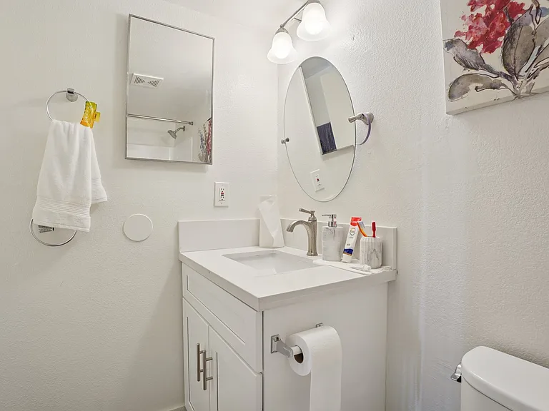 Sylvan Apartments — Photo 32