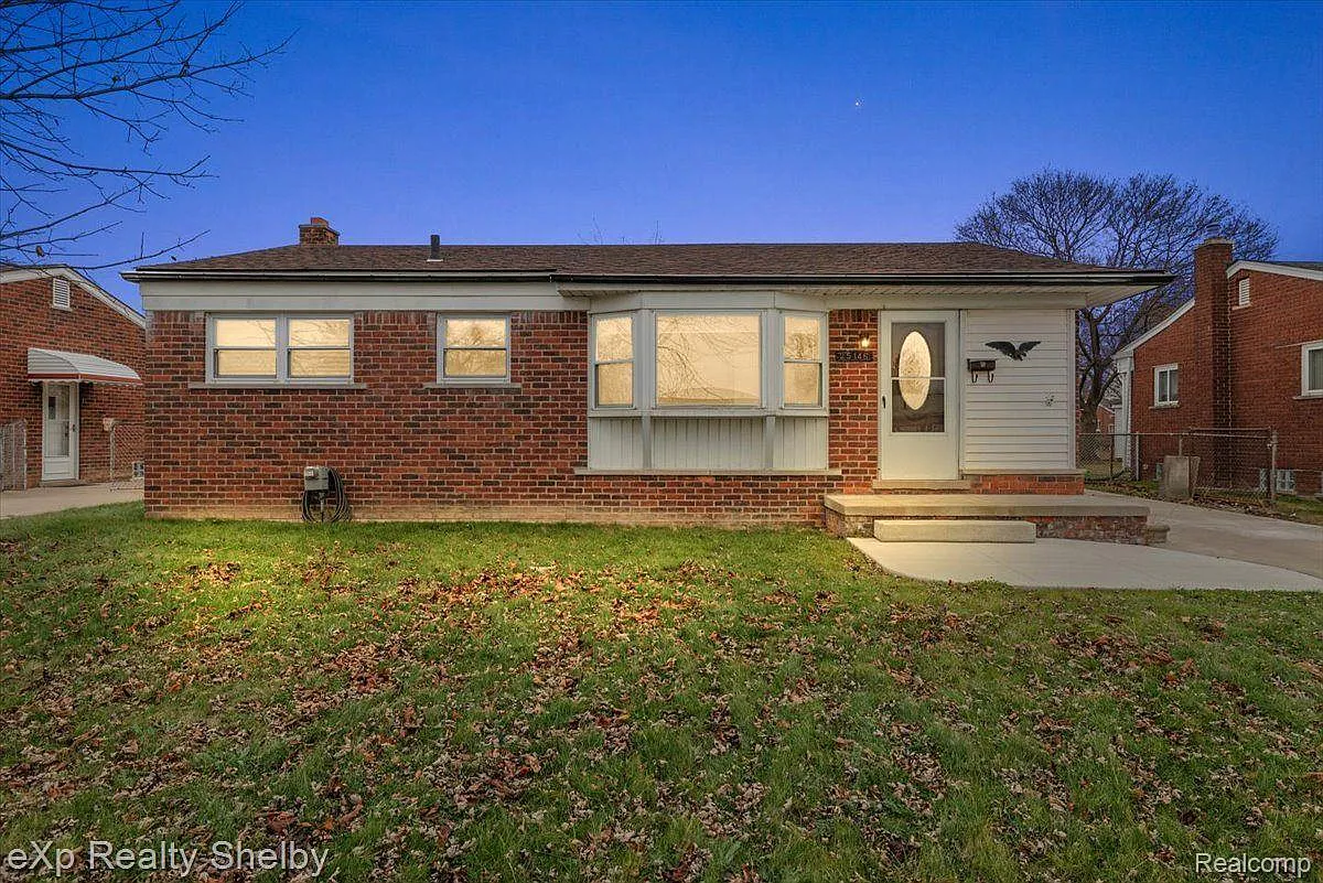 25146 Wagner Ave photo 1