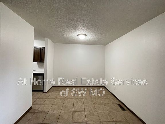 3rd image of 3356 E Whiteside St