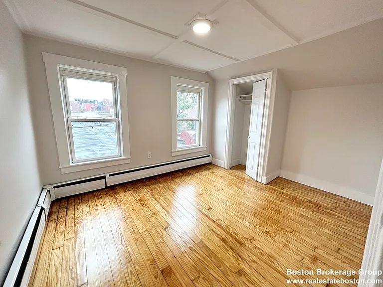 13 Saratoga St #2 — Photo 2