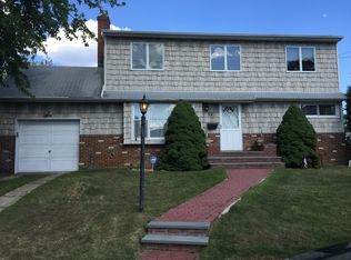 37 Westwood Rd S, Massapequa Park, NY