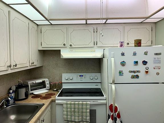 4th image of 93 Salisbury E #D