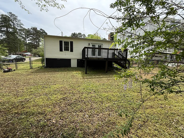 215 Walnut St — Photo 28