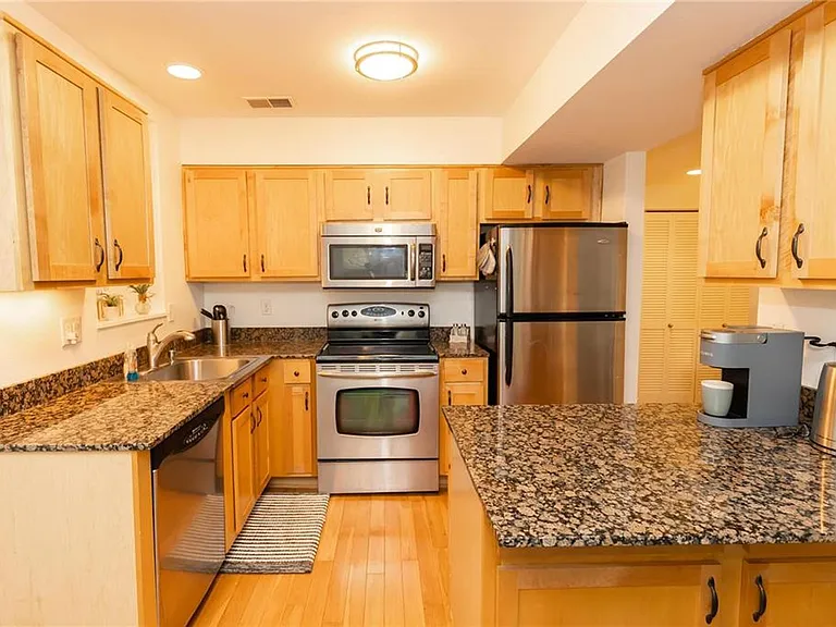 5350 Pershing Ave #2A — Photo 2