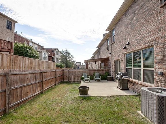 2nd image of 2553 Jackson Dr
